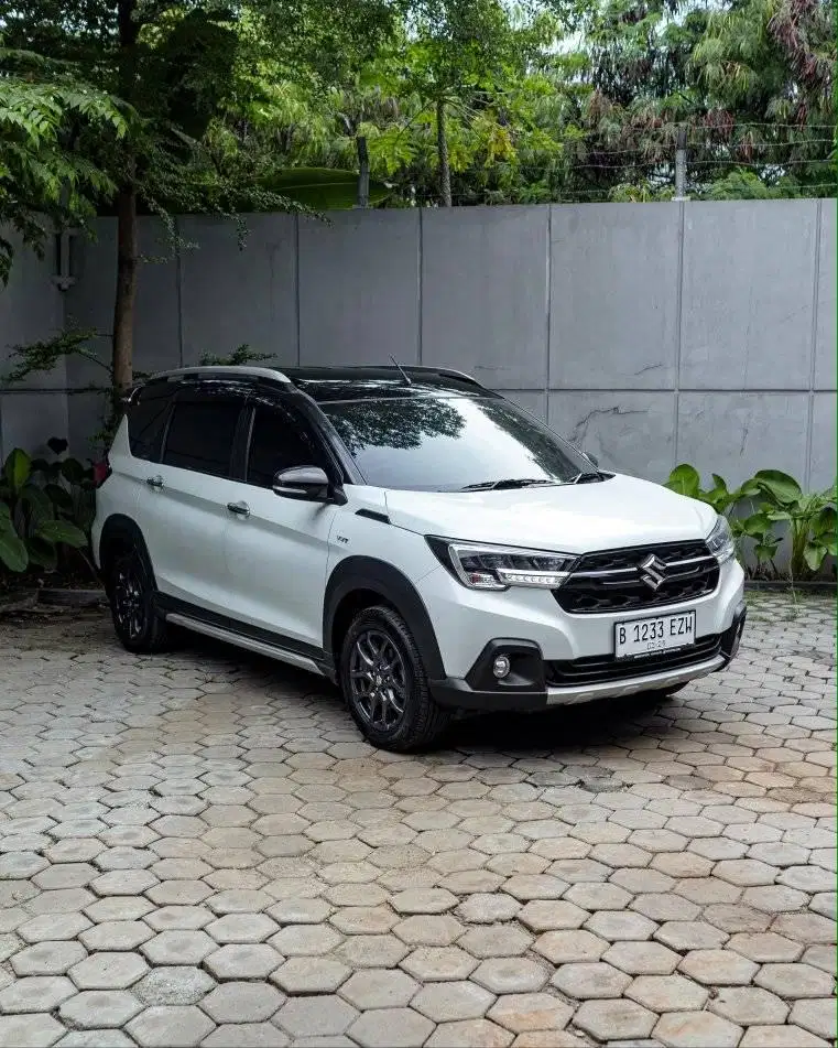 XL7 Alpha Hybrid 2023 AT km 40rb TERMURAH
