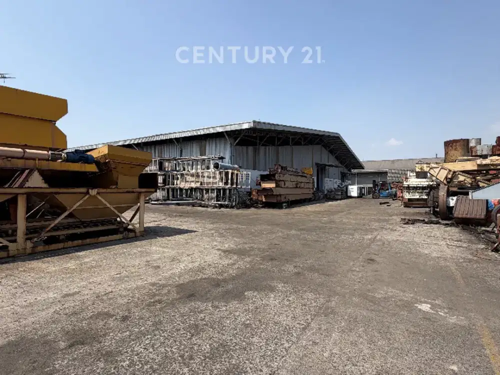 Pabrik Berikut Crane 3 Unit Di Kawasan Industri Lippo Cikarang