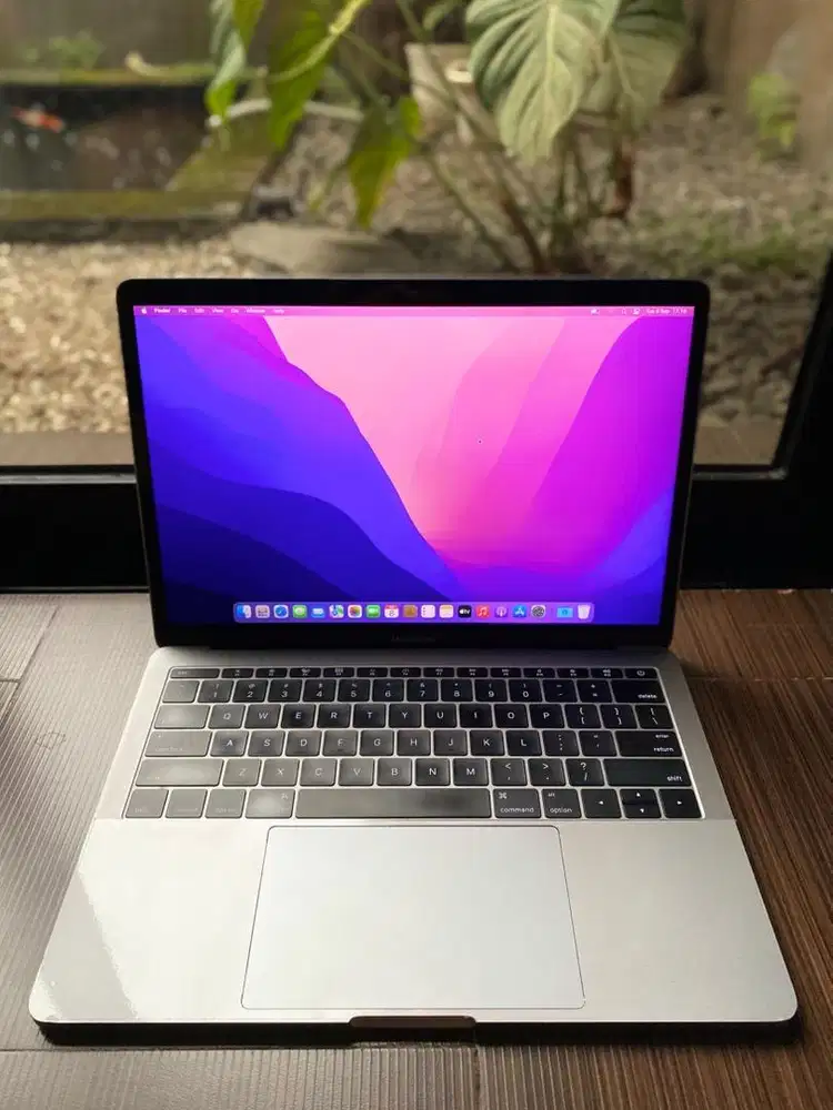 Macbook Pro Intel core i5 ram 8/128gb no minus