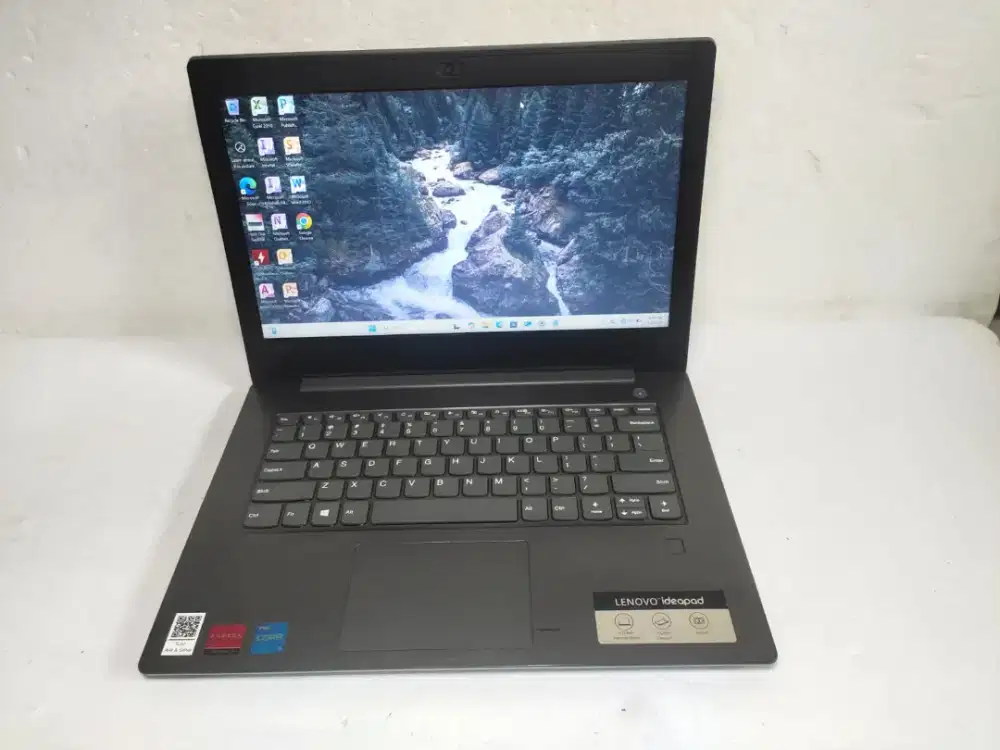 B1259 Lenovo V330-14IKB i5-8250U 8cpu Ram 8GB ssd 250GB Double vga