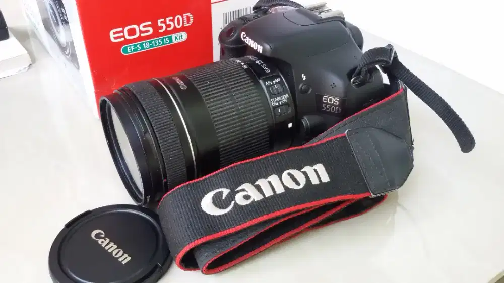 Kamera DSLR CANON EOS 550D 18-135MM KIT
