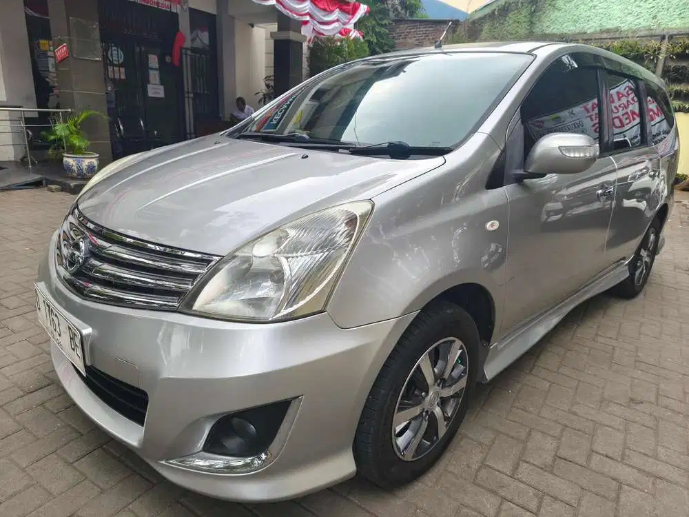 Nissan Grand livina 2012 Bensin