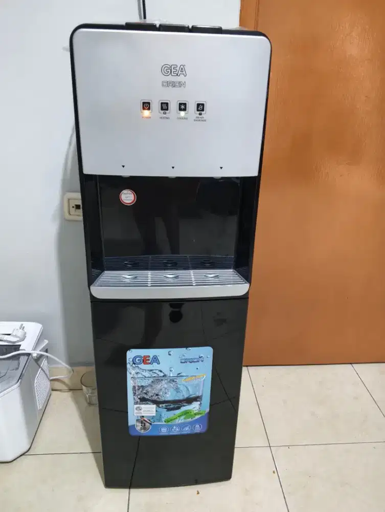 DISPENSER MEREK GEA