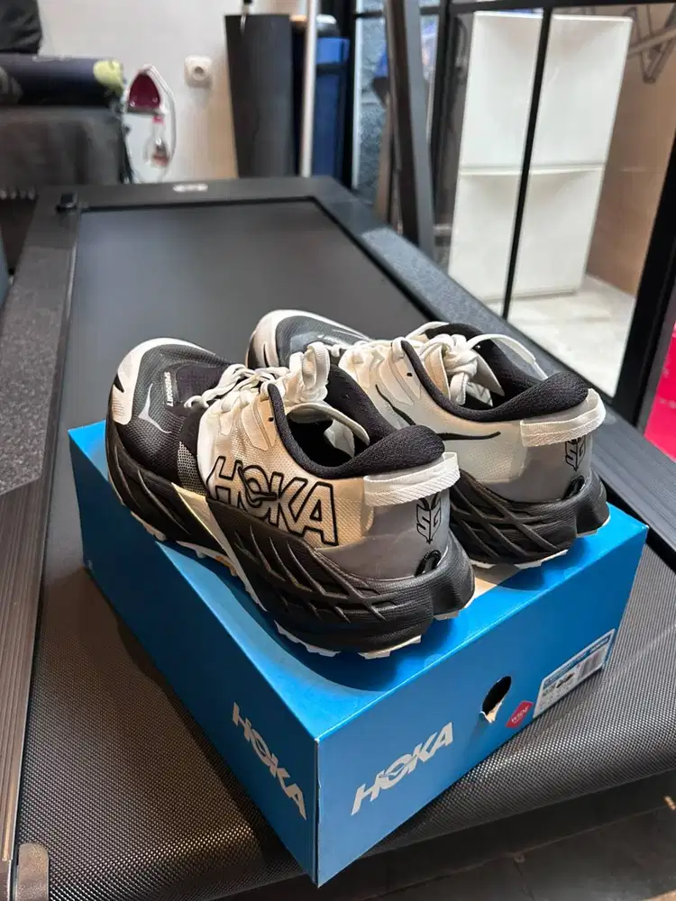 Jual Sepatu Trail Run HOKA Speedgoat 7 (1x pakai @ 14 km)