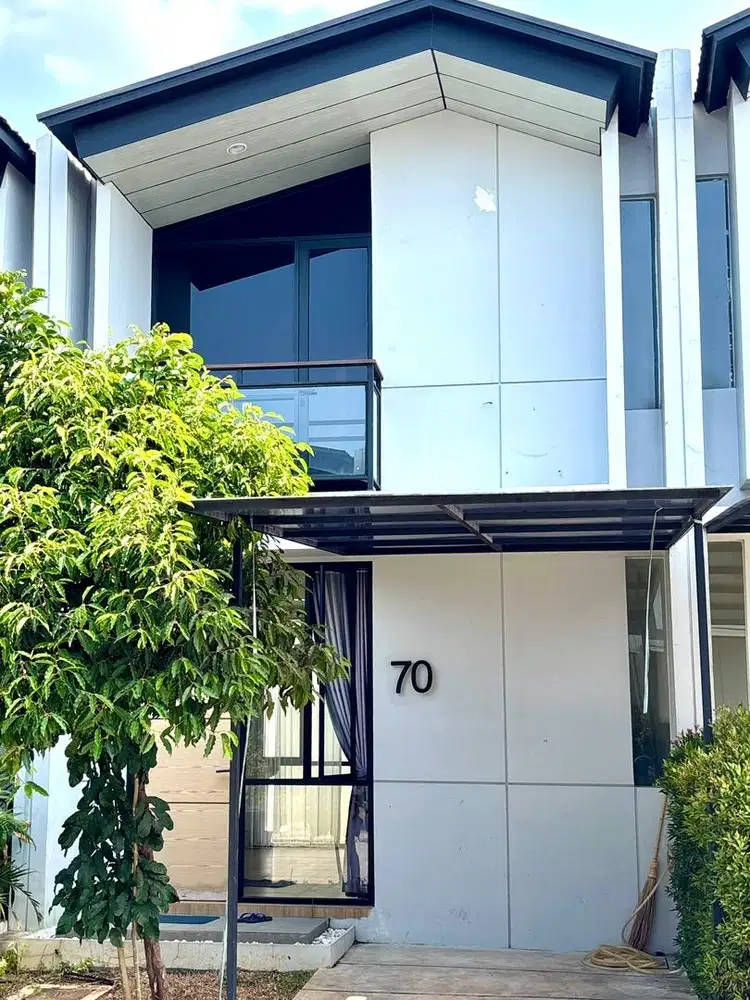 Rumah Uptwon - Lippo Cikarang - Jual Cepat - Murah dan Bagus