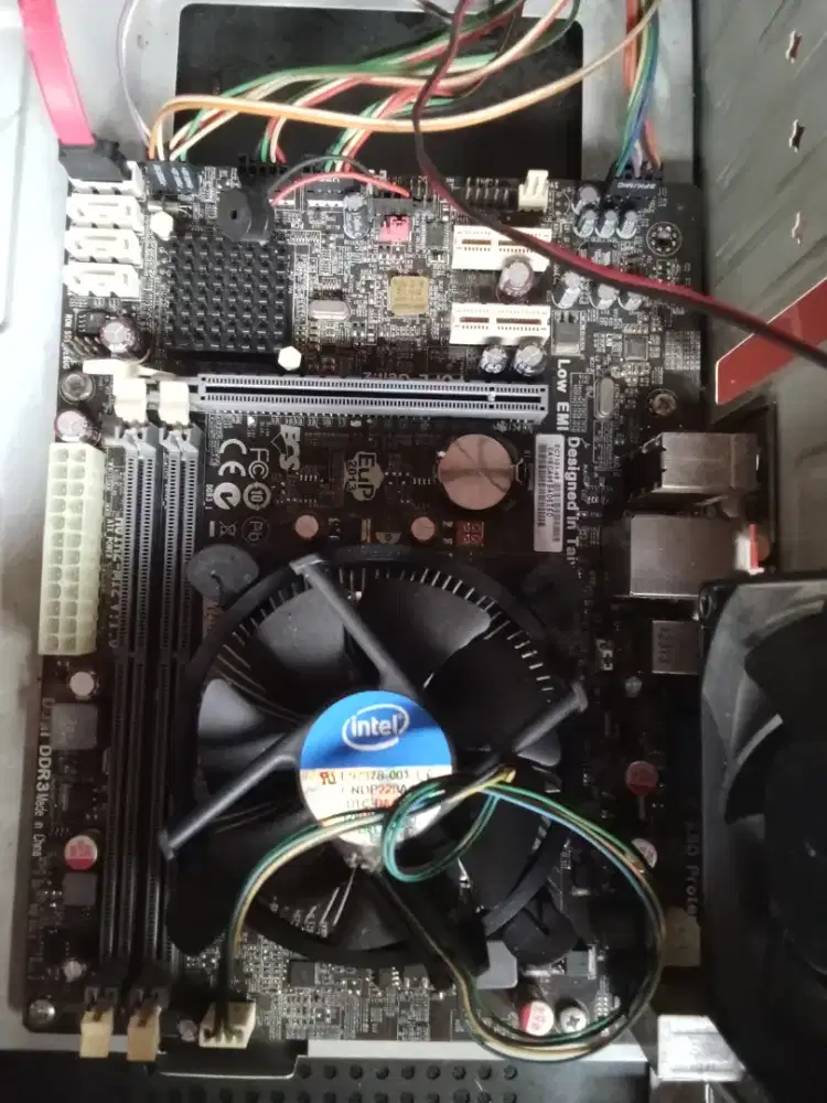 Mobo ECS H61H2-M12  + Processor Intel core i3 gen 2, COD Cijantung Dsk
