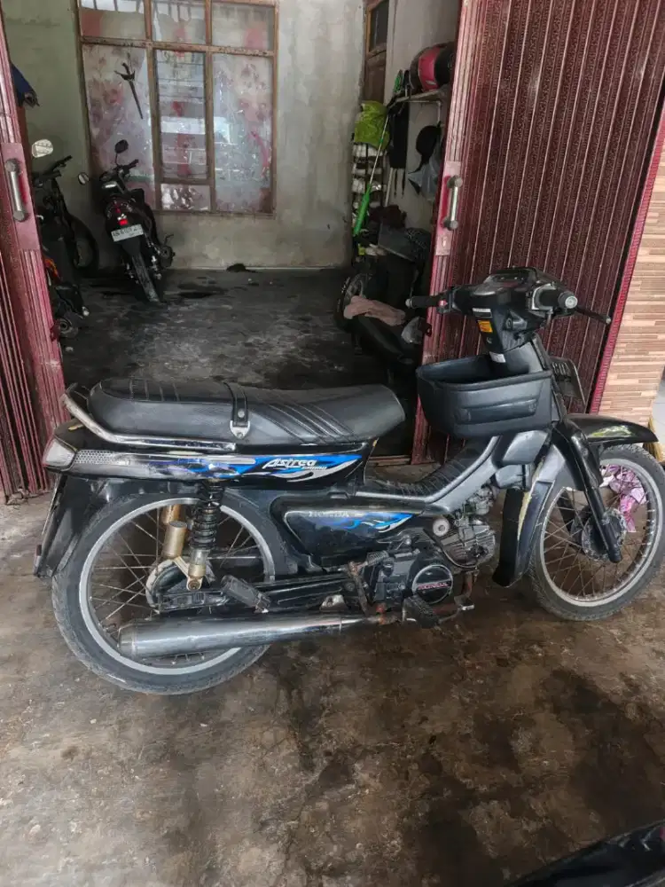 Astrea grand THN 1996 plat W Sidoarjo