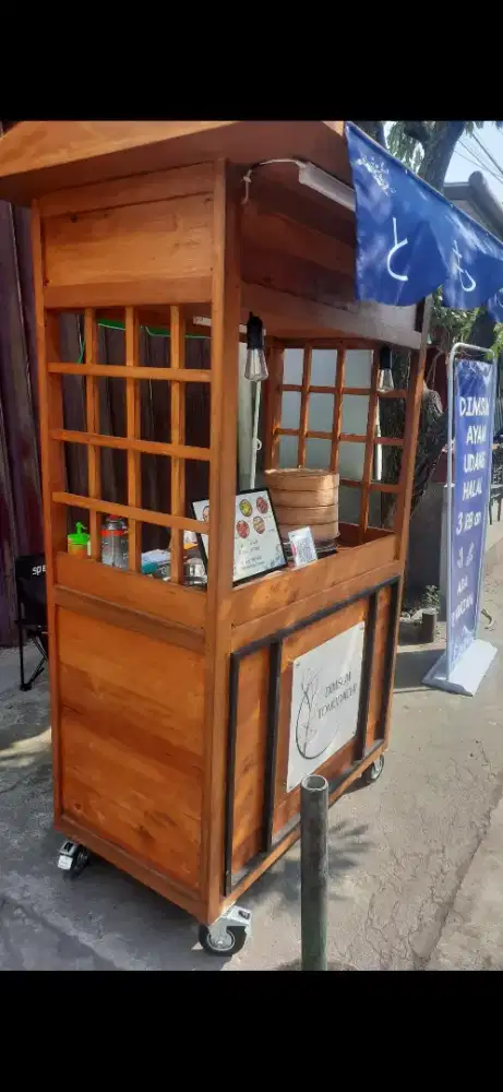 Rombong / Gerobak lengkap beserta kelengkapan jualan, cocok utk dimsum
