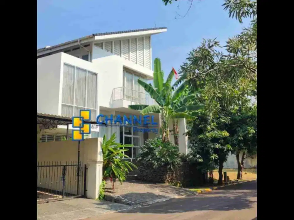 Jual Rumah Bagus 2 Lantai SHM Dekat Mall Puspita Loka BSD, Nn