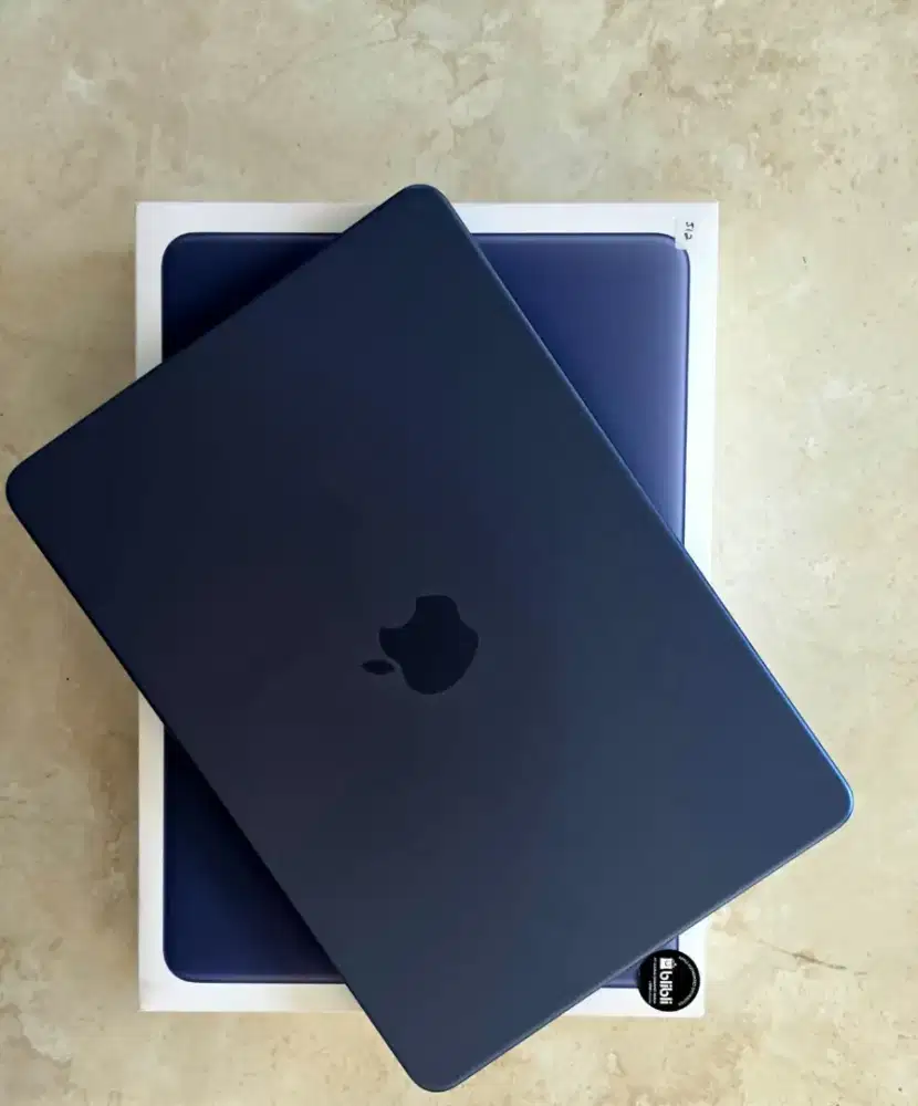 Macbook Neo 512 GB seperti baru