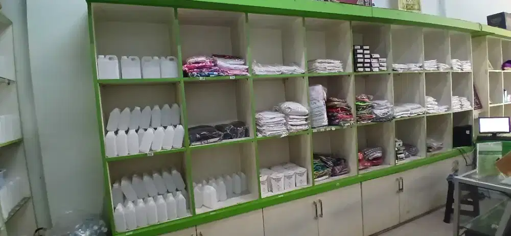 Rak Kayu Display Pakaian/Makanan Masih Kokoh