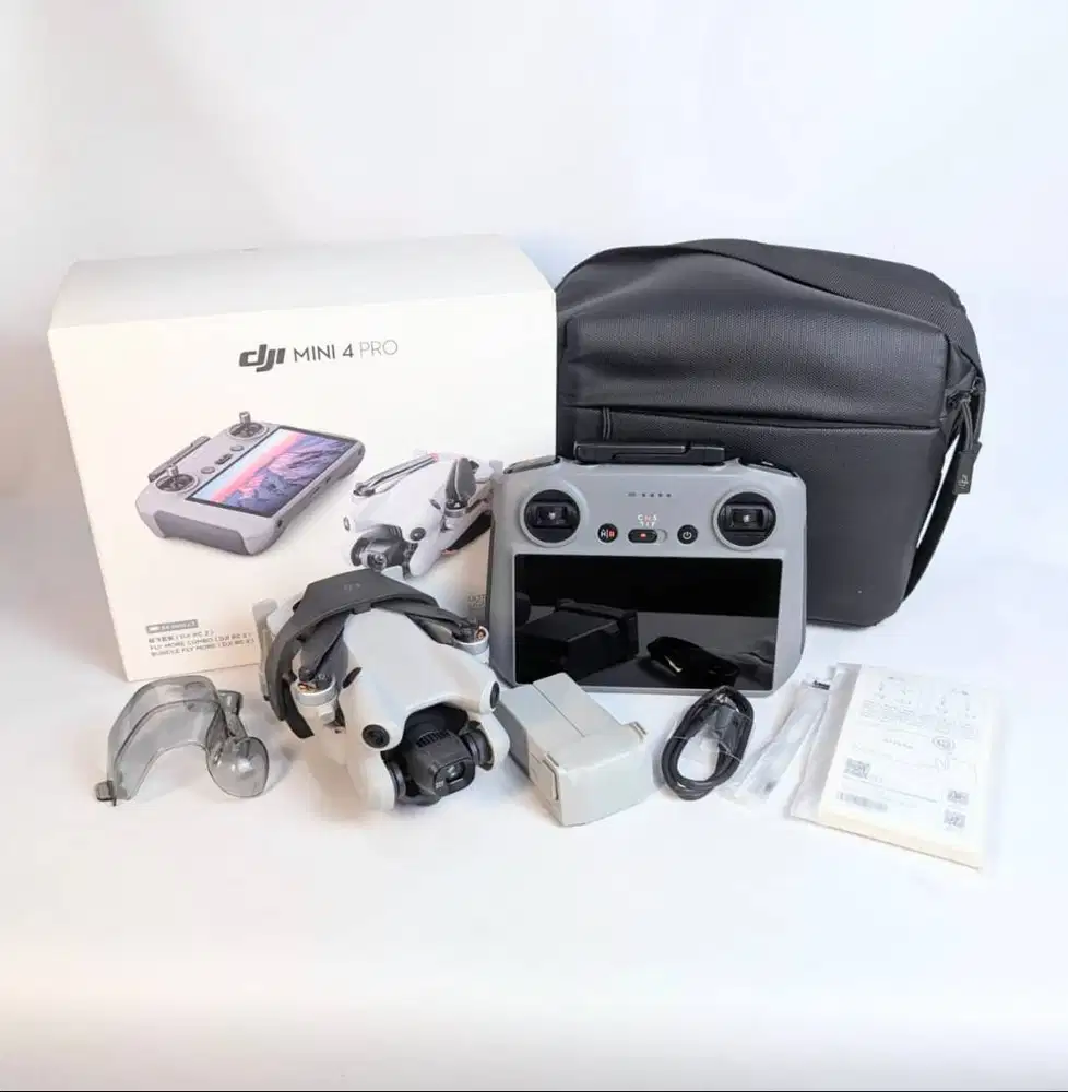 DJI Mini 4 Pro Basic remote RC2 1 battery PLUS cc 8 second Mulus