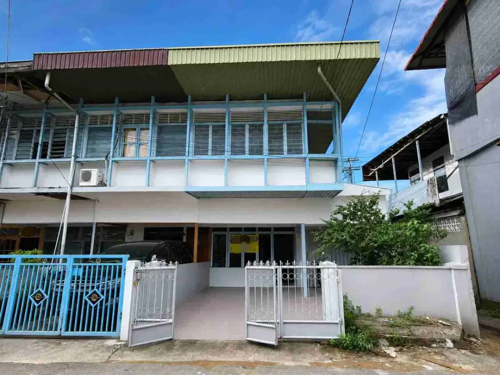 Old money, lokasi tengah kota