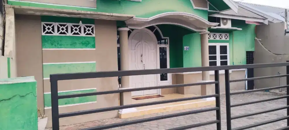 Dijual rumah di perumahan bukit permata