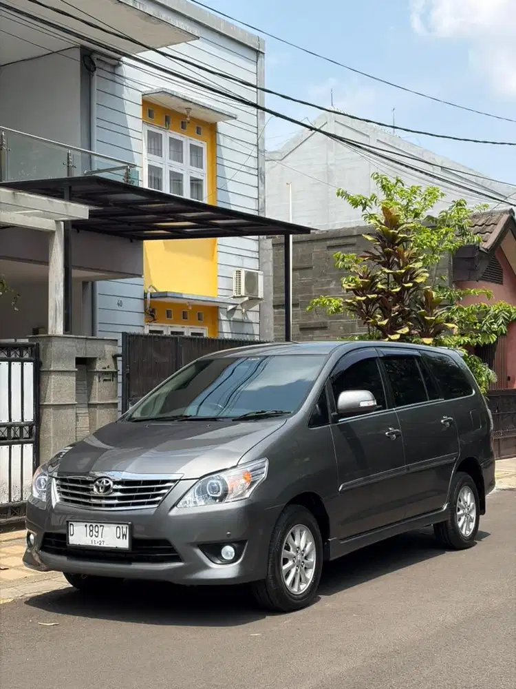 TOYOTA INNOVA V AT DIESEL 2012