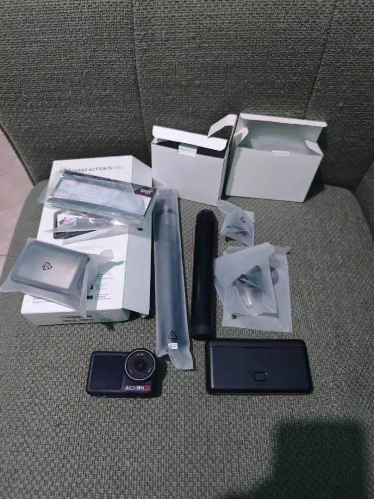 DJI Osmo Action 5 Pro Adventure Combo