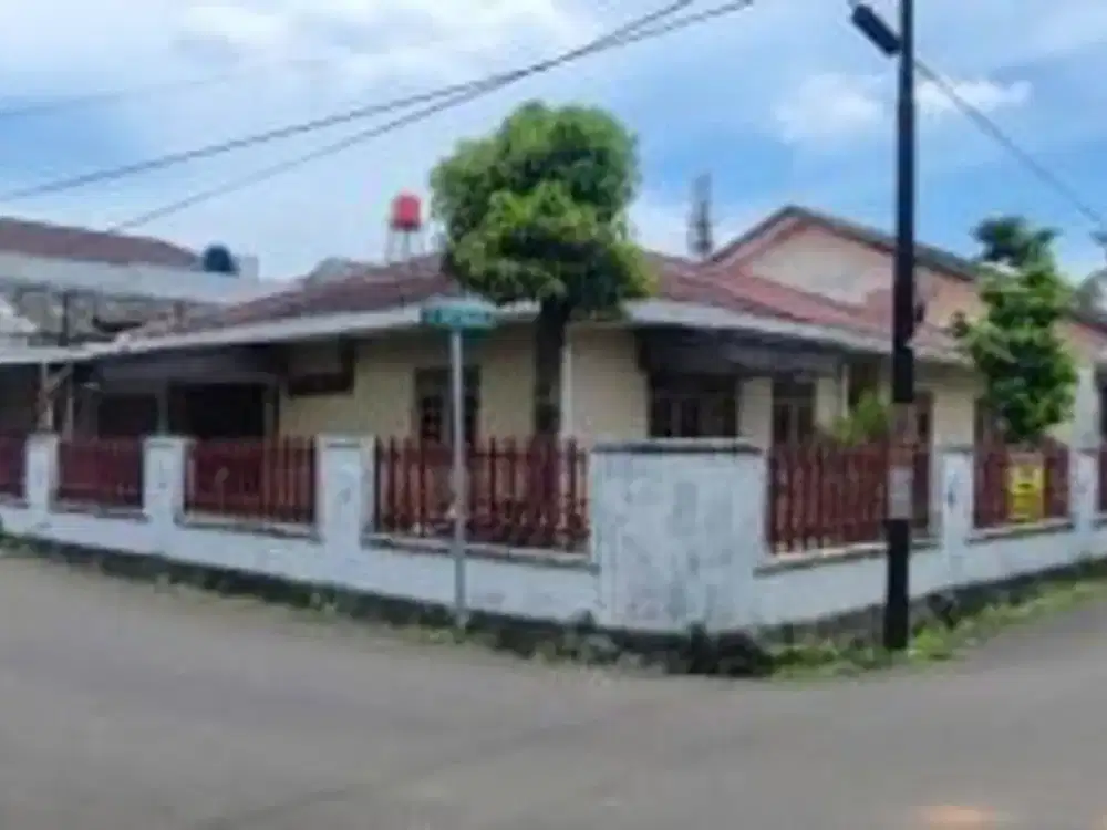 Dijual Rumah sangat luas di Duren Sawit Jakarta Timur