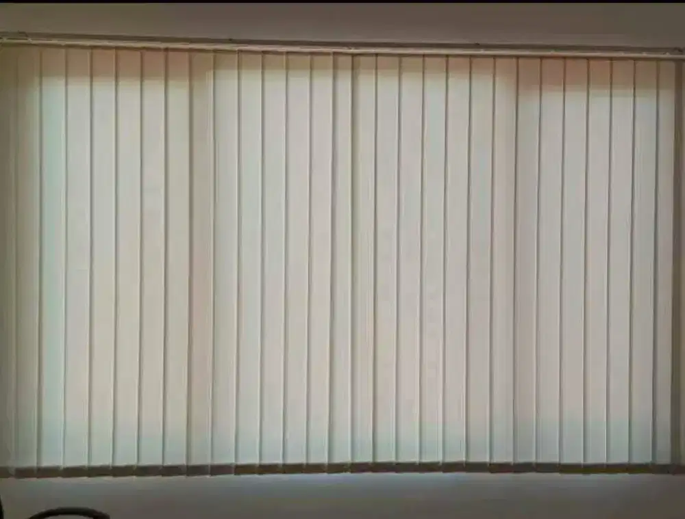 Vertikal blind hordeng kantor gedung