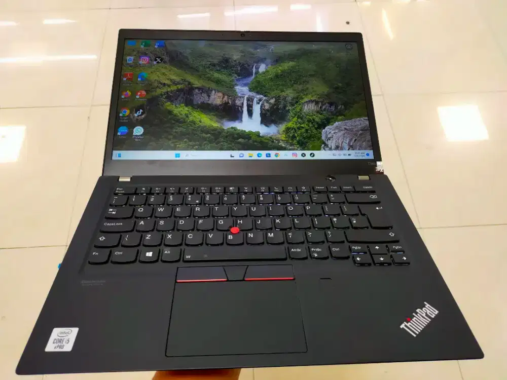 Dijual laptop Lenovo Thinkpad T14s Intel i5 gen 10 ram 16GB  FHD Finge
