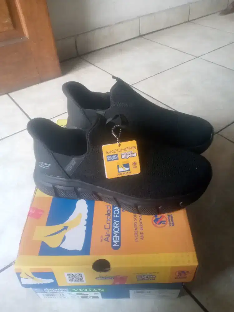 Sepatu Skechers Asli Ori Size 42 Hitam