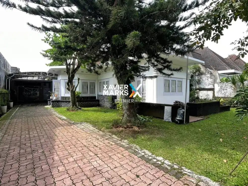 DIJUAL Rumah Kolonial Terawat Plus Bangunan Klinik Siap Huni Lokasi Strategis Tengah Kota Dekat Jalan Boulevard dan Pusat Kota di Jalan Gunung-gunung