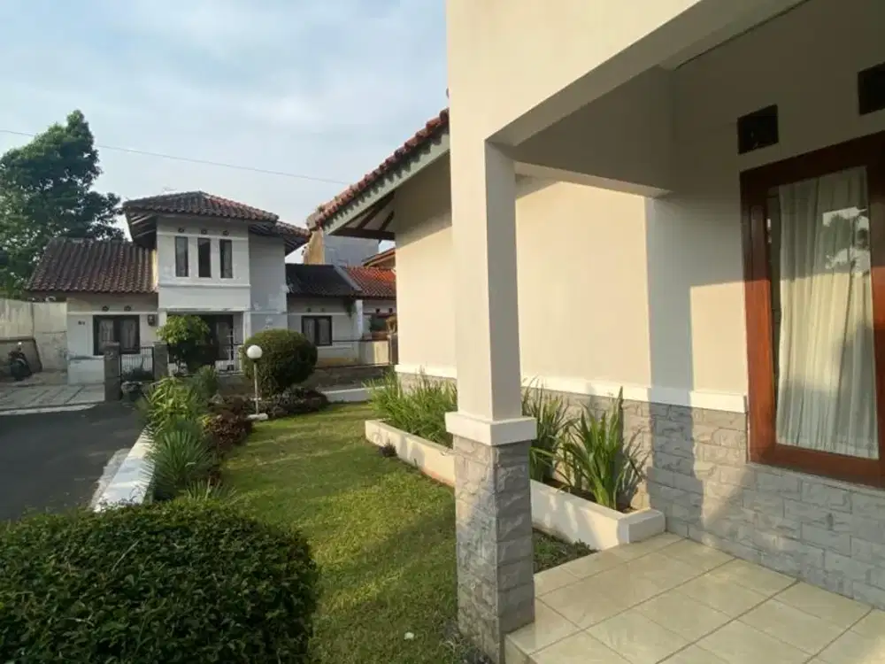 Hot Sale Turun harga Dijual Rumah posisi hook komplek bumi sariwangi 1 Bandung barat
