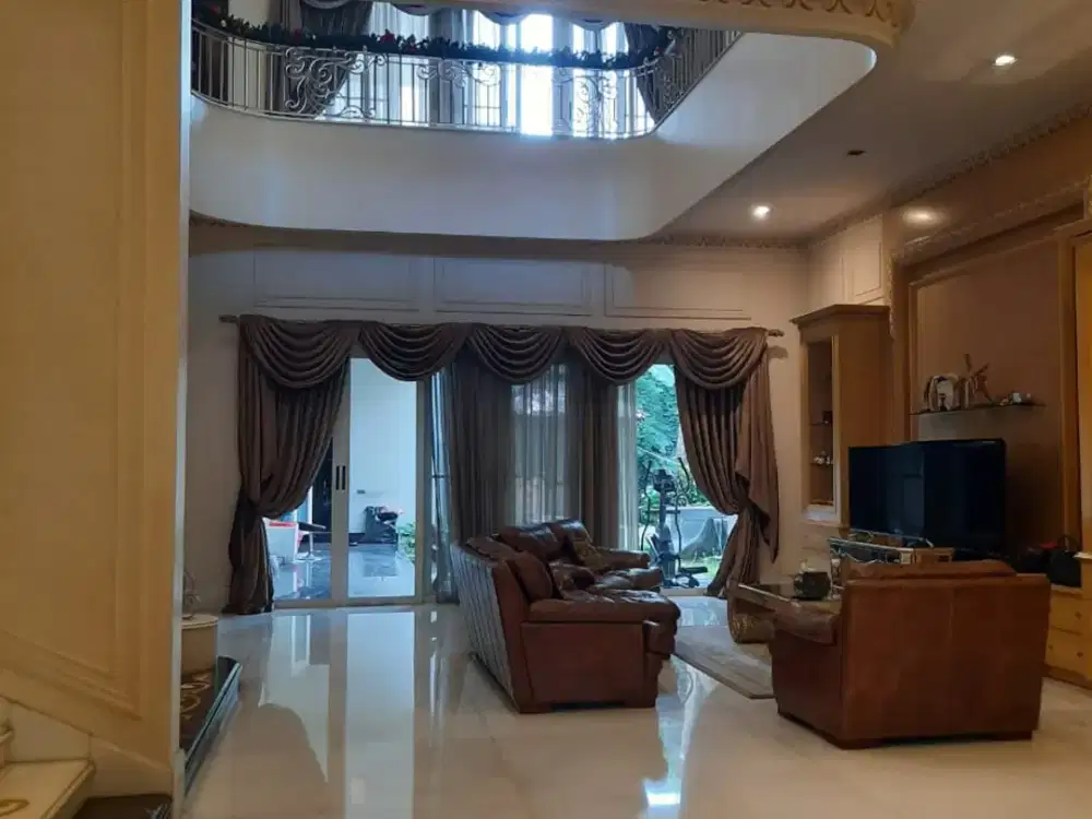 Jual Cepat Luxury House Fully Furnished di Villa Bukit Regency VBR 1 Pakuwon Indah Surabaya Barat