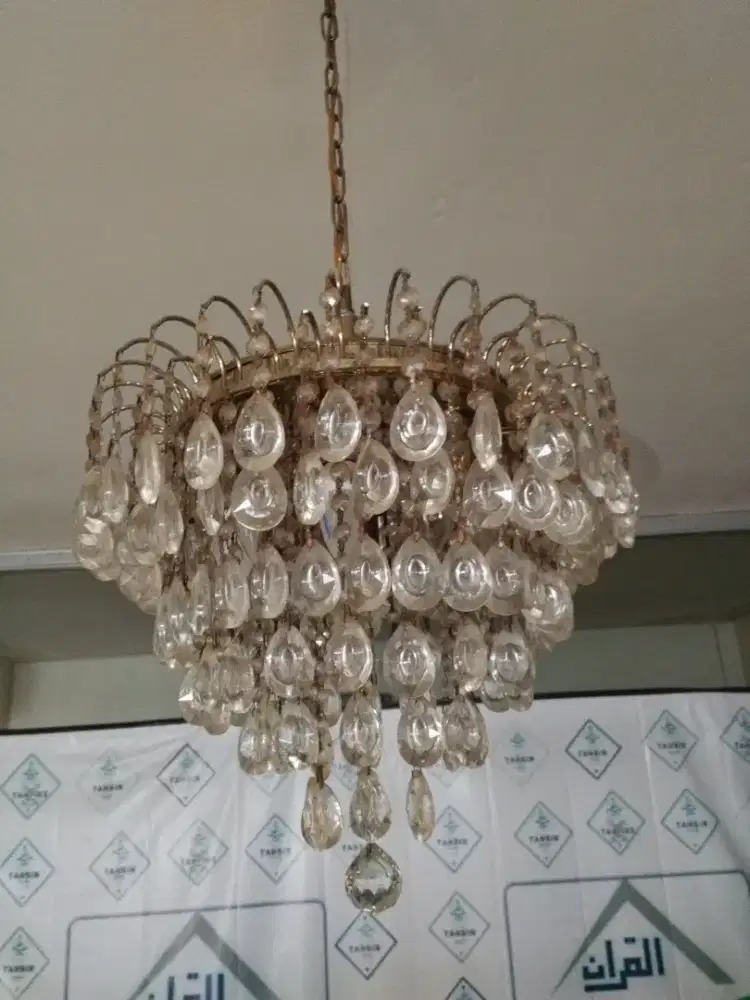 Lampu Gantung Kristal Mewah Elegan Diameter 40 cm – Kondisi Bagus