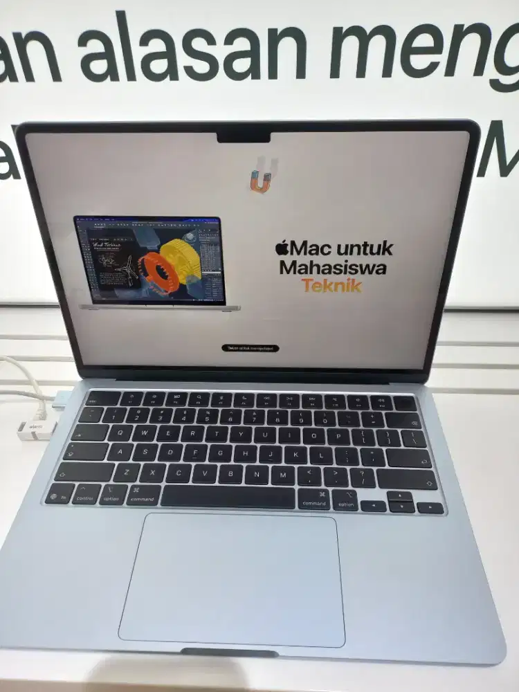 Macbook Air 15 inci