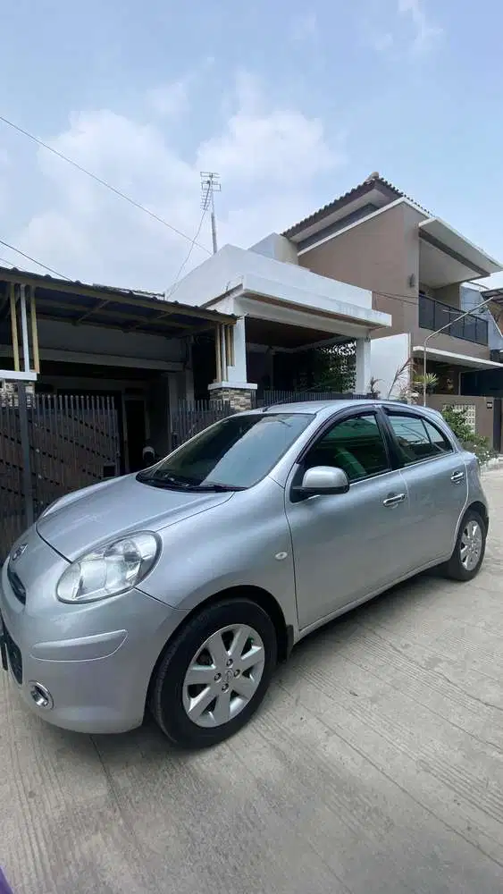 Nissan March 2011 Bensin