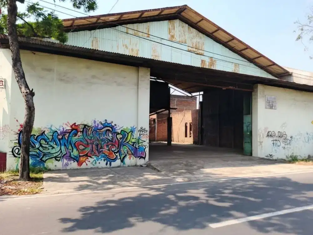 Dijual Ruang Usaha Strategis di Jl. Kapt. Mulyadi Joyosuran Surakarta Jawa Tengah