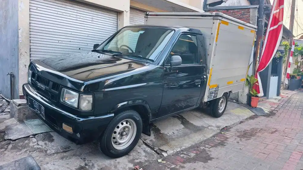 Dijual cepat Box Isuzu Panther 2.5 Diesel Turbo 2011 Hitam Orian L