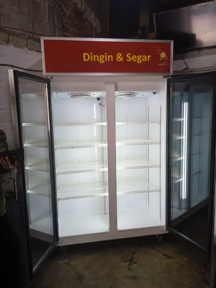 Di jual second showcase 2 pintu kapasitas 1000 liter merk SANDEN I