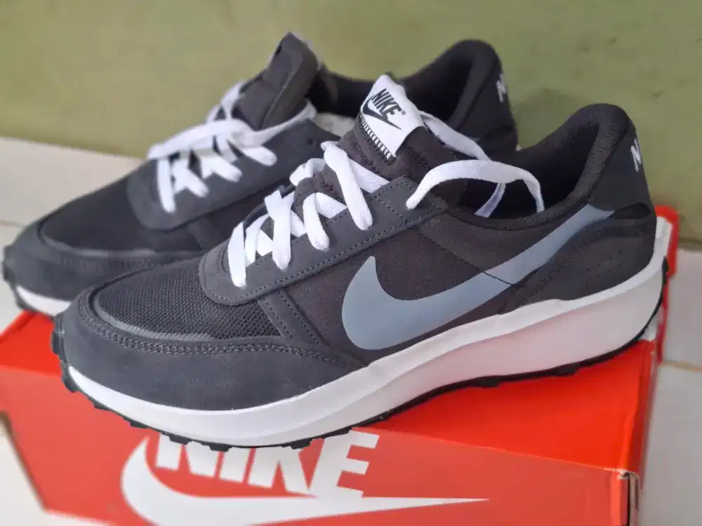 Sepatu nike wafel nav