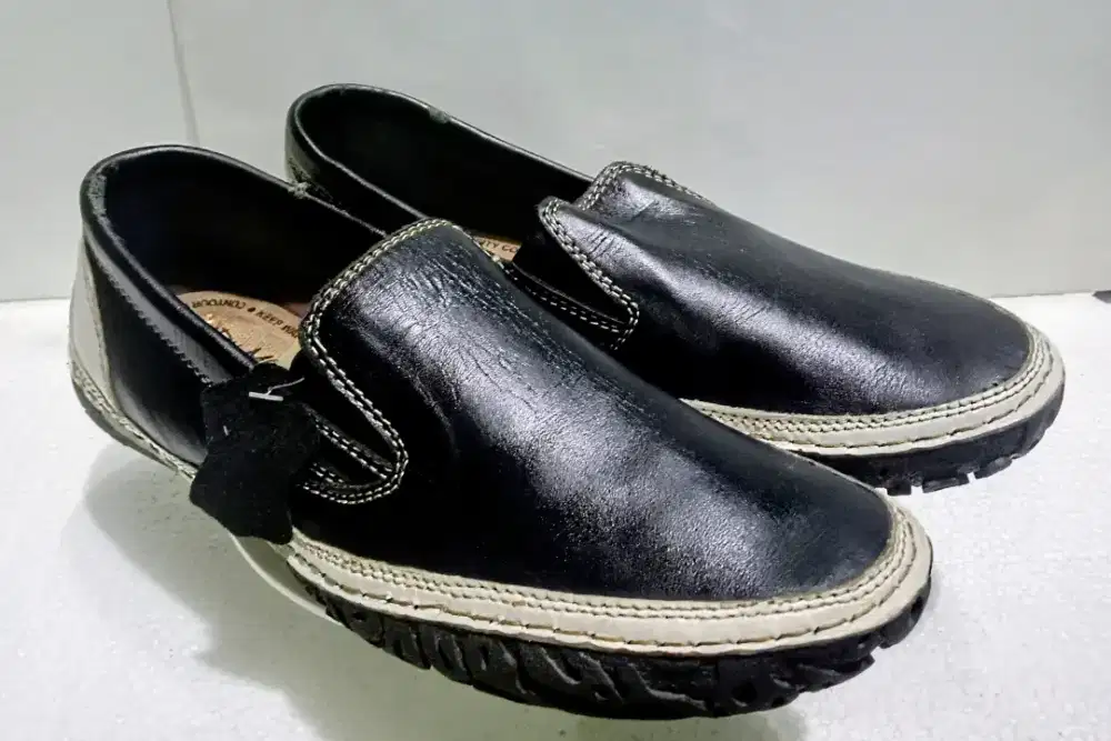Size 40 - Dr. Mocc - Sepatu Pria Casual Kulit Keren