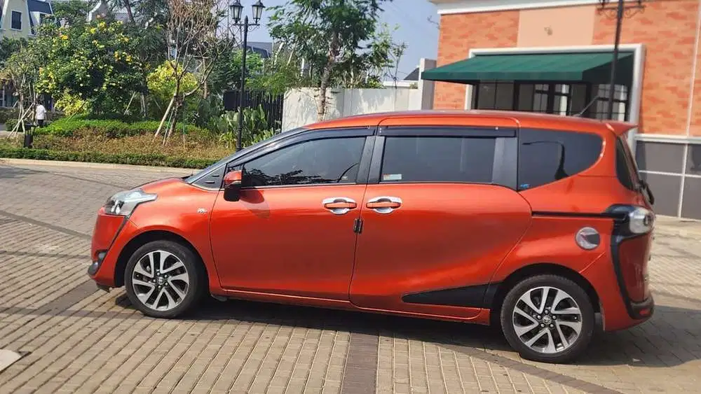 Jual Toyota Sienta 1.5 V Bensin-MT 2017