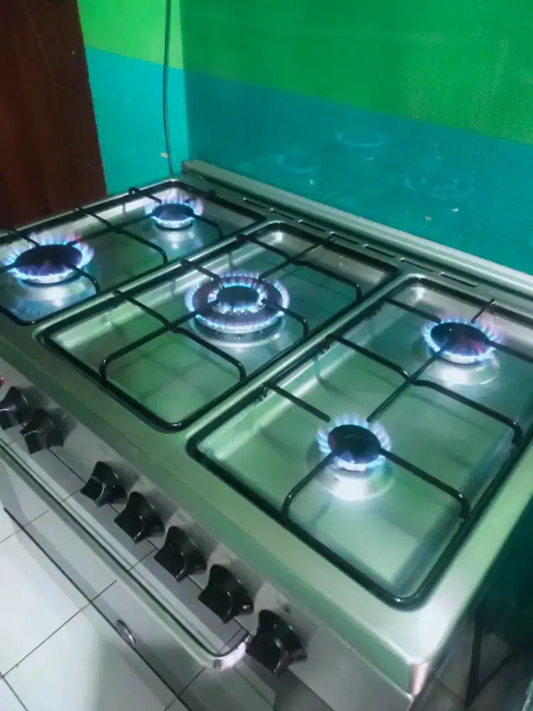 Kompor gas+oven Siap Pakai dan Siap Kirim.