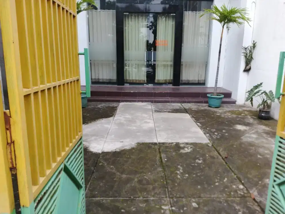 Dijual Ruko 3Lt Strategis di Jln Lawu Pusat Kota Karanganyar Jawa Tengah