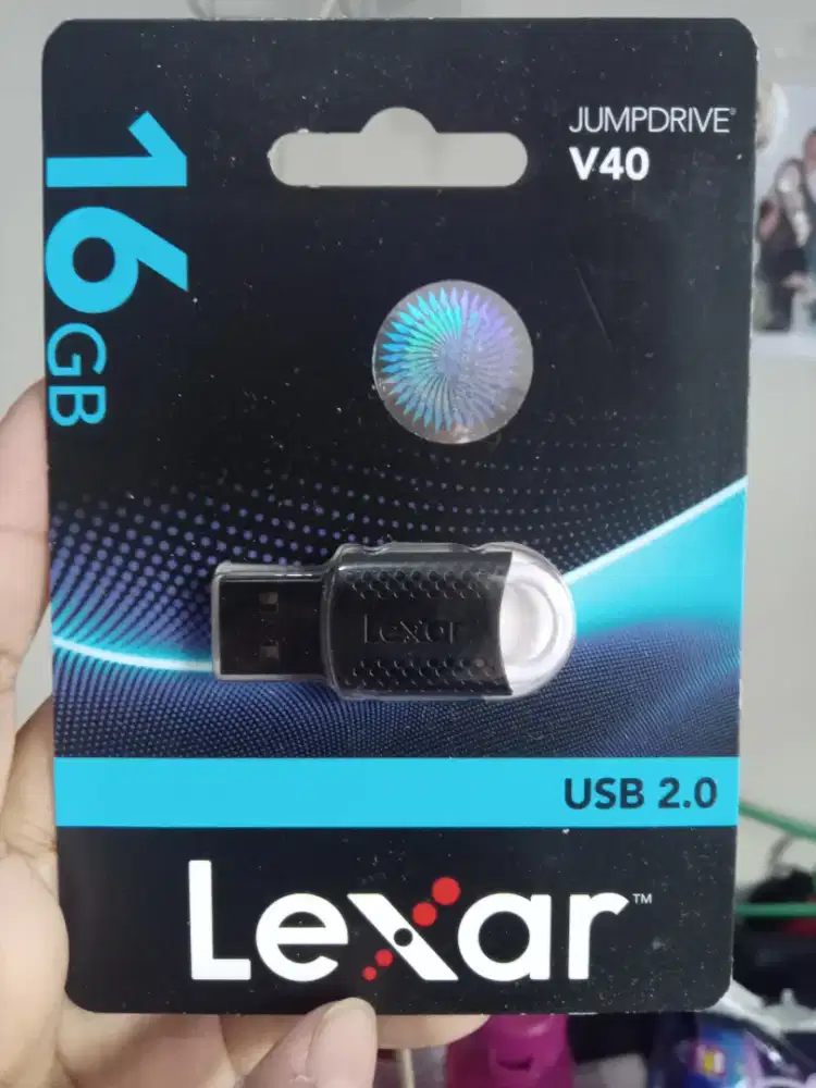 Flashdisk 16 GB Merek Lexar