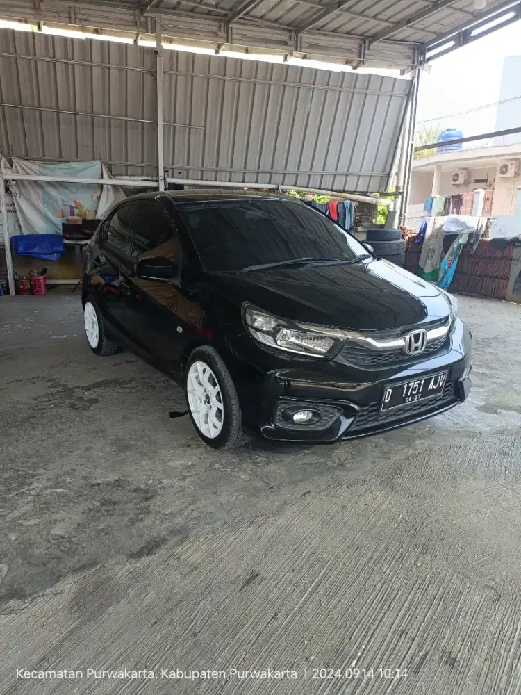 Hinda Brio Istimewa