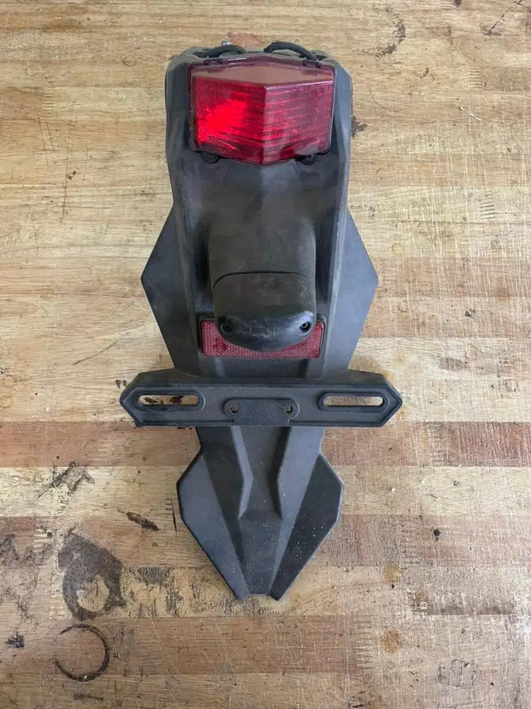 spakbor belakang stoplamp lampu klx D-Tracker original copotan
