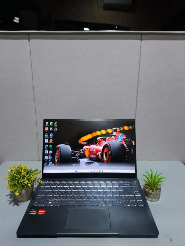 MSI MODERN 14 B5M — RYZEN 7
RAM 16GB / SSD 512GB • MULUS LIKE NEW
