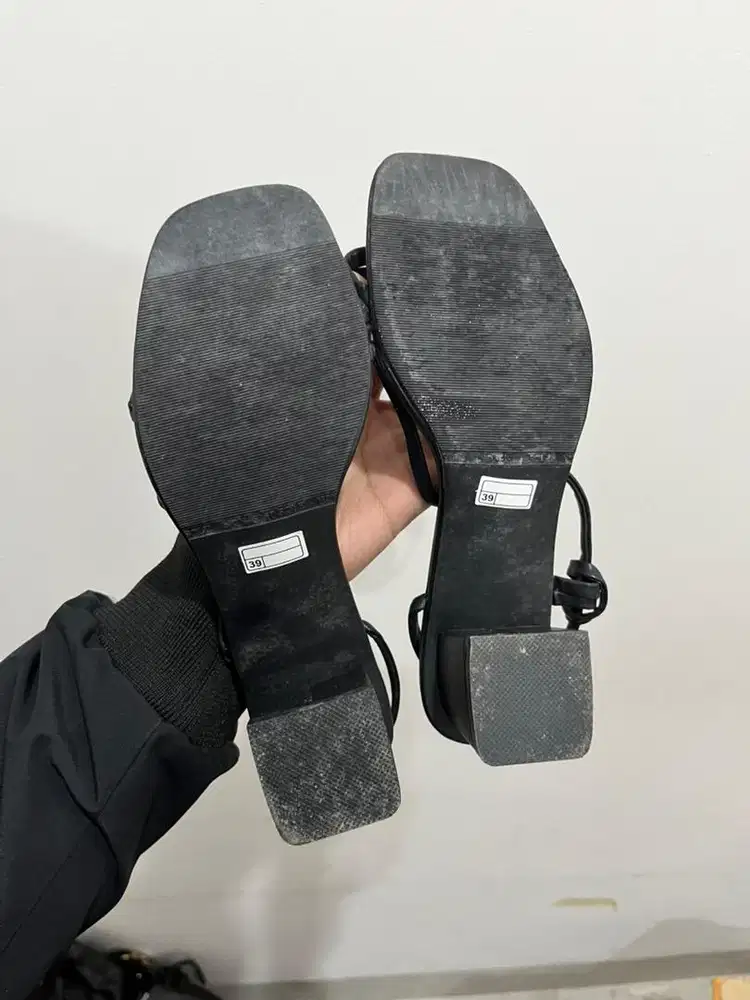 Sepatu wanita 39