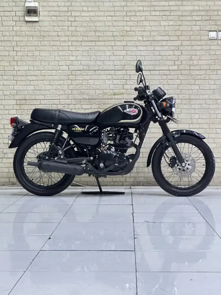 TERMURAH‼️ Kawasaki W175 SE 2018 Black Favorit
- Dava Mustika