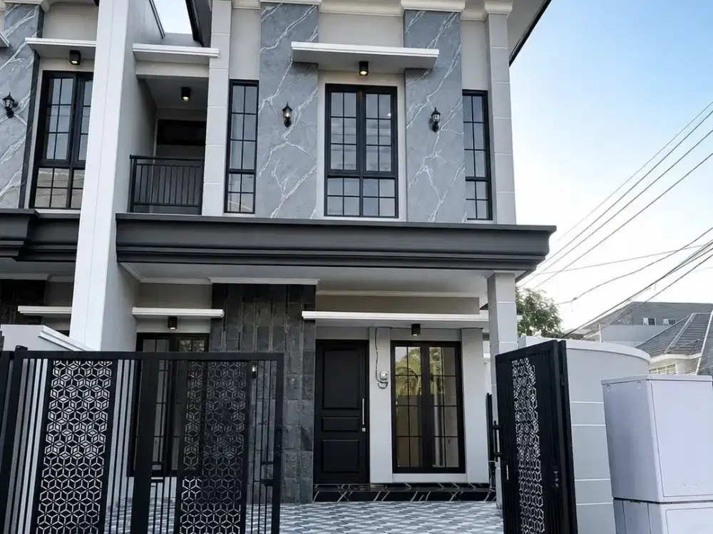 JUAL RUMAH BARU GRESS PERUM BABATAN PANTAI  KENJERAN DEKAT GRAND KENJERAN  MODEL American Clasic  Dengan Lebar Jalan 3 mobil 8 meter  Bangunan 2 Lanta