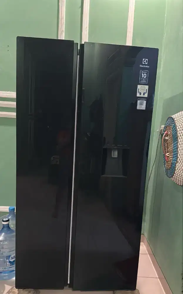 Kulkas sharp 2 pintu side by side minus