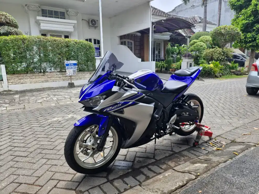 YAMAHA R25 2016