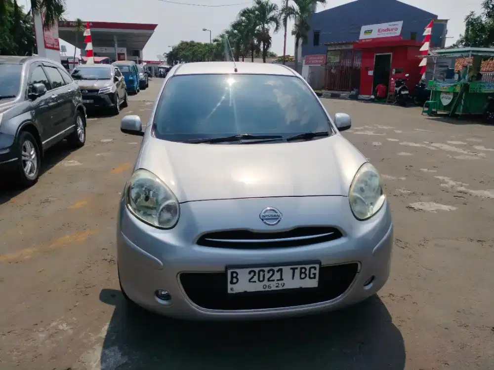 Dijual Cepat Nissan March Matic 2013 L
