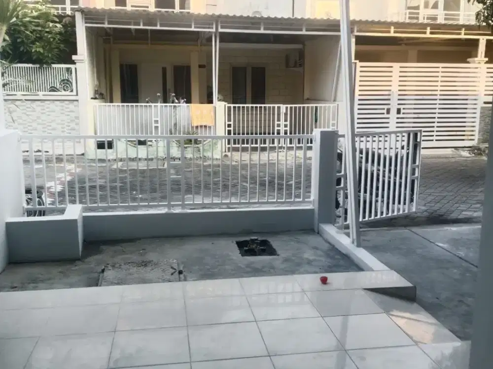 Dijual Rumah Greenlake Wonorejo
