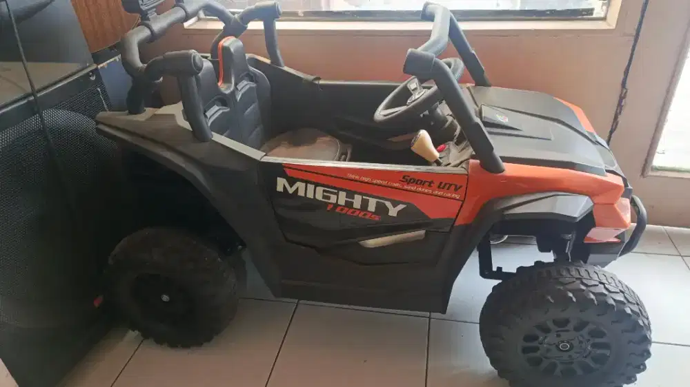 Mobil Listrik Mainan Anak (Masih Baru Jarang Pakai)